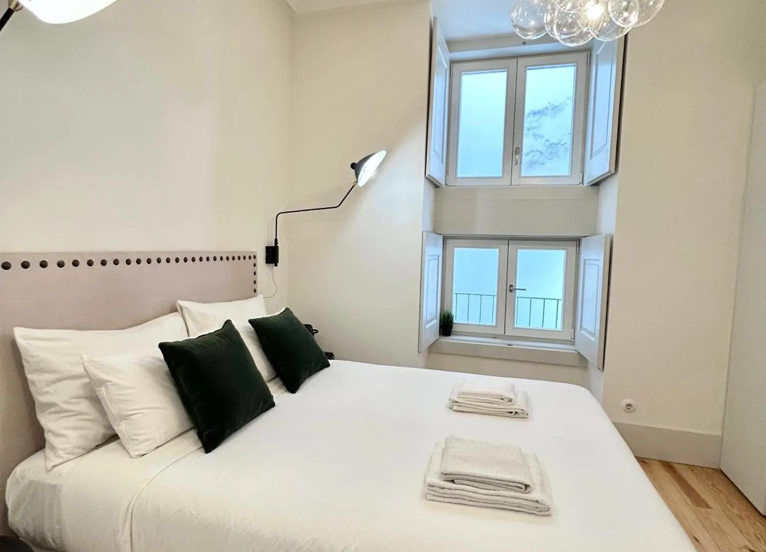 Santa Justa Bedroom Private Wc 리스본 0*,  포르투갈